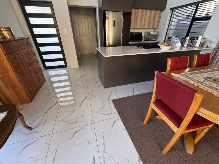 3 Bedroom Property for Sale in Hartenbos Heuwels Western Cape